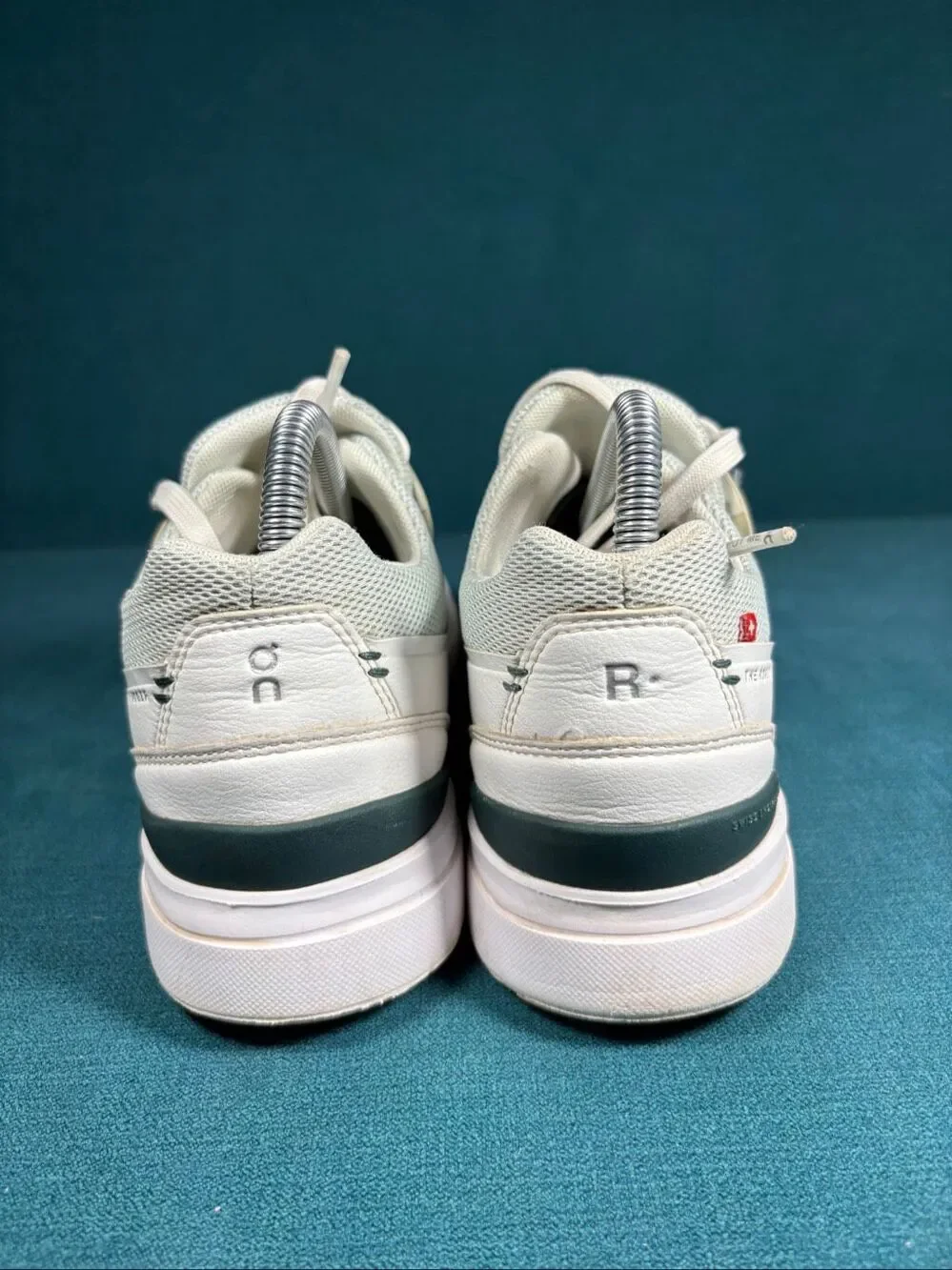 On Cloud THE ROGER Advantage All White Women's Size 9 Tennis Sneakers Shoes